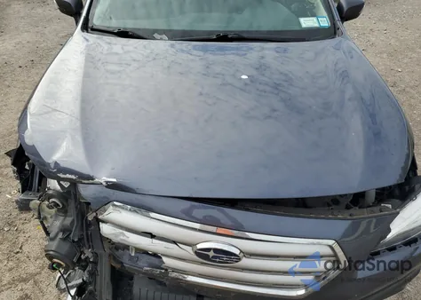 2017 Subaru Outback 2.5I Limited z USA, uszkodzony, nr VIN 4S4BSAKC9H3434004